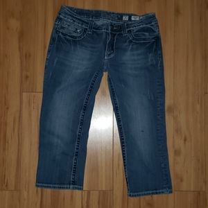Miss Me Jean Capris ( size 30 )